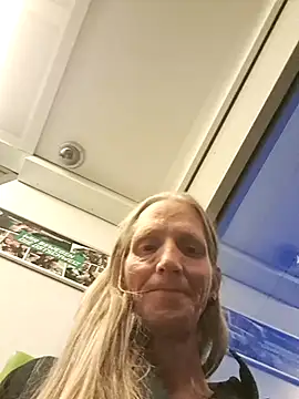 Snapshot of Cheryl_F chatting on July 4, 2026, 7:53 pm Cheryl F online show from July 4, 2026, 7:53 pm