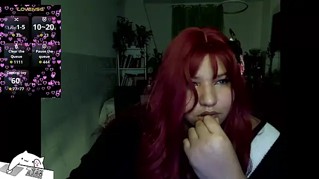 Snapshot of FullSizeQueen chatting on October 19, 2025, 10:32 pm FullSizeQueen online show from October 19, 2025, 10:32 pm