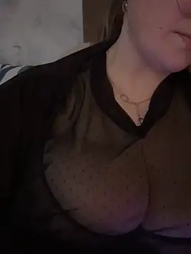 Snapshot of Curvy__Goddess chatting on October 25, 2025, 5:08 pm Curvy Goddess online show from October 25, 2025, 5:08 pm