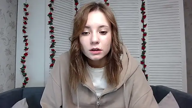 evaa here  online show from November 6, 2025, 8:37 am