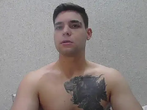Zure-xxx online show from May 13, 2026, 11:55 pm