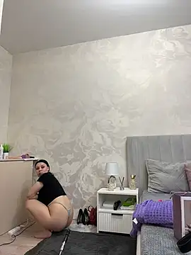 ChloeBrut online show from June 4, 2026, 12:05 am