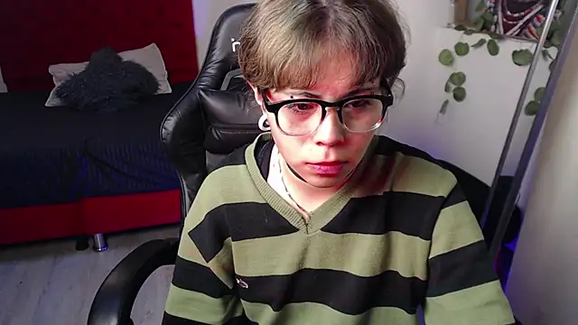 Insomniia  online show from October 21, 2025, 2:29 pm