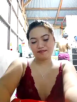 XxxHotCouples4u online show from November 12, 2025, 3:23 pm