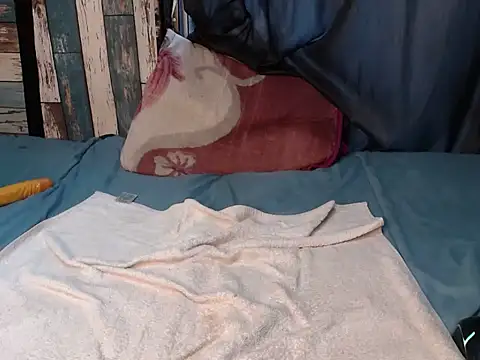 Snapshot of Monica-2701 chatting on November 12, 2025, 3:40 am Monica-2701 online show from November 12, 2025, 3:40 am