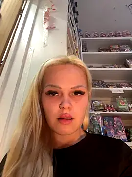 Snapshot of CherryXOX- chatting on November 8, 2025, 1:00 pm CherryXOX- online show from November 8, 2025, 1:00 pm