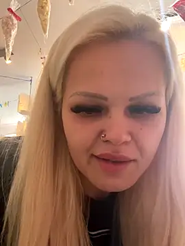 Snapshot of CherryXOX- chatting on November 13, 2025, 10:14 am CherryXOX- online show from November 13, 2025, 10:14 am