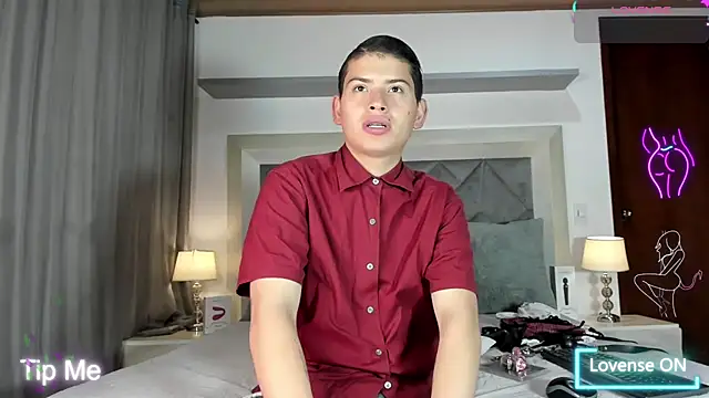 Snapshot of kinkypetite1 chatting on October 21, 2025, 11:33 am kinkypetite1 online show from October 21, 2025, 11:33 am