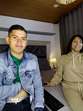 Snapshot of kinkypetite1 chatting on November 11, 2025, 11:43 am kinkypetite1 online show from November 11, 2025, 11:43 am