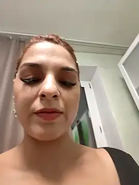 Snapshot of MaryTease chatting on November 6, 2025, 12:06 pm MaryTease online show from November 6, 2025, 12:06 pm