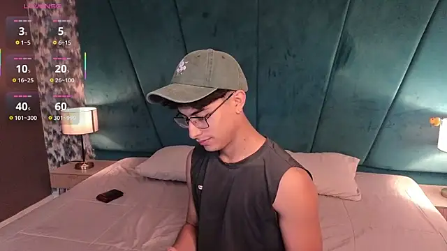 Aaron Eze online show from February 13, 2026, 9:33 pm