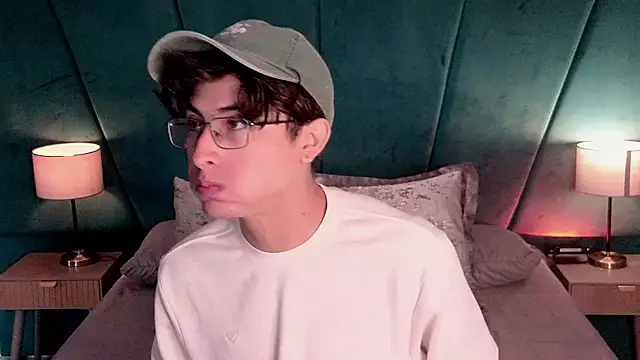 Aaron Eze online show from May 27, 2026, 1:30 pm