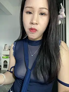 littlesluttycat online show from April 7, 2026, 2:23 am
