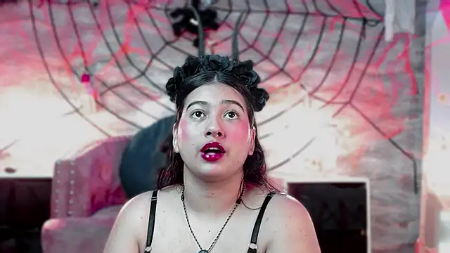 lilithst  online show from October 29, 2025, 9:05 pm