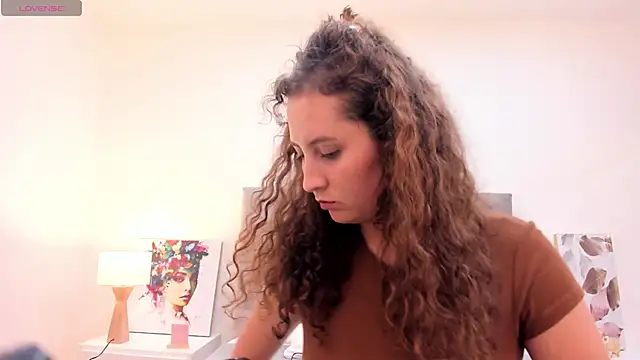 Snapshot of SharonMartini chatting on October 25, 2025, 11:43 pm SharonMartini online show from October 25, 2025, 11:43 pm