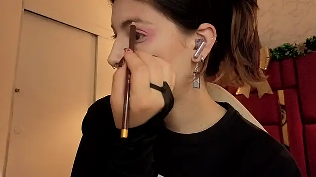 moon winy online show from January 10, 2026, 12:18 pm