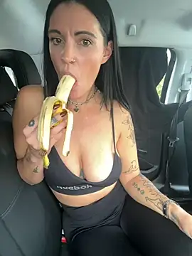 DarkestDreamxox online show from October 28, 2025, 1:36 pm