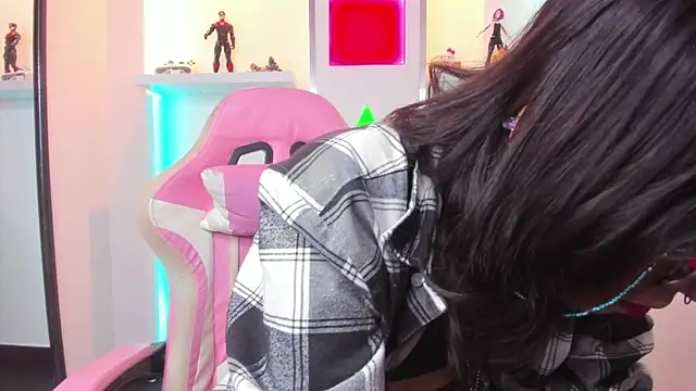 Snapshot of Lullaby_Charade chatting on November 5, 2025, 12:05 pm Lullaby Charade online show from November 5, 2025, 12:05 pm