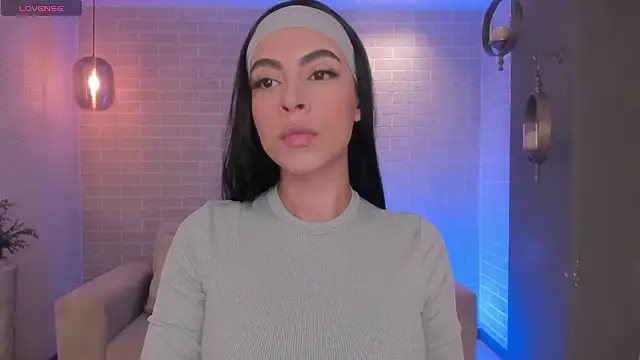 ChristineFord  online show from March 12, 2026, 7:53 pm