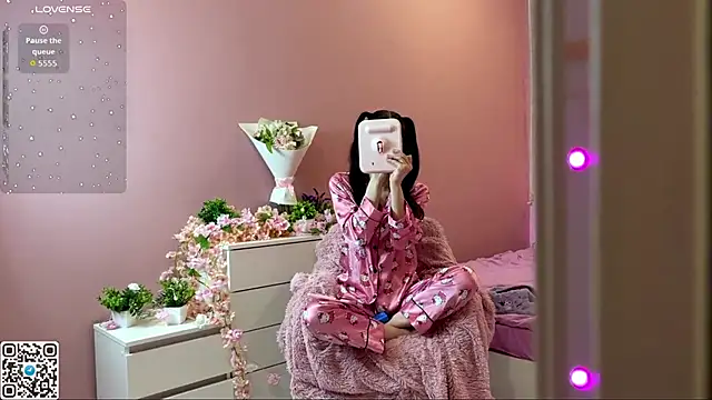 Snapshot of catchthiscouplle chatting on October 31, 2025, 10:55 pm catchthiscouplle online show from October 31, 2025, 10:55 pm