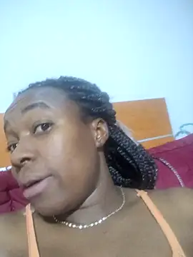 Snapshot of Britany_2-7 chatting on October 28, 2025, 3:43 am Britany 2-7 online show from October 28, 2025, 3:43 am