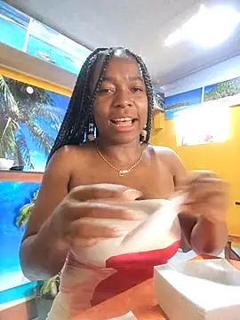 Snapshot of Britany_2-7 chatting on November 5, 2025, 3:01 pm Britany 2-7 online show from November 5, 2025, 3:01 pm