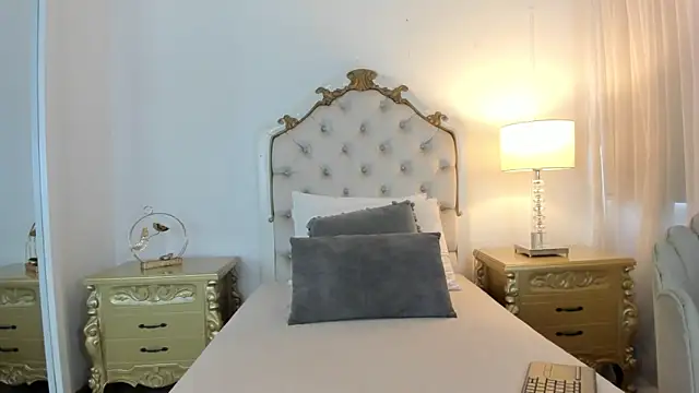 jessi lopez45 online show from February 4, 2026, 7:42 pm