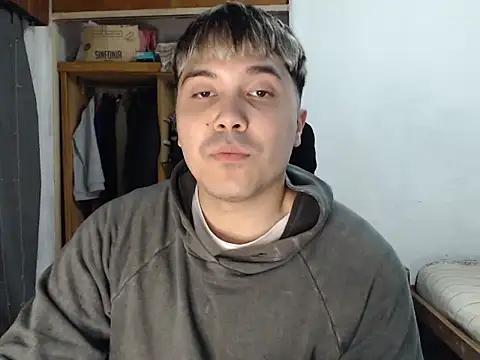 CuteAlexBoy online show from April 16, 2026, 9:04 pm