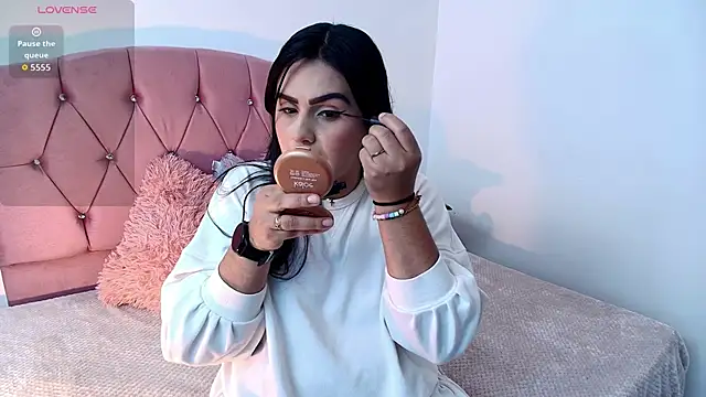 Snapshot of Zaraa_Rush chatting on November 7, 2025, 12:05 pm Zaraa Rush online show from November 7, 2025, 12:05 pm