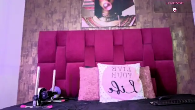 camila  bouzas online show from February 21, 2026, 11:55 am