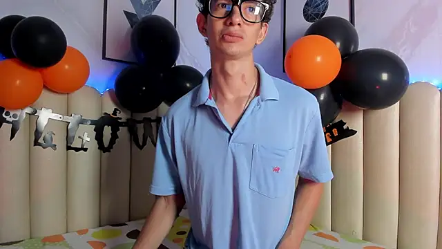 Snapshot of Sasha_Blazes chatting on October 21, 2025, 3:40 am Sasha Blazes online show from October 21, 2025, 3:40 am