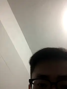 Snapshot of liamhn2k4 chatting on October 16, 2025, 1:34 pm liamhn2k4 online show from October 16, 2025, 1:34 pm