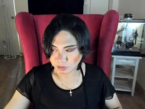 Snapshot of GoldenTs69 chatting on November 9, 2025, 2:54 am GoldenTs69 online show from November 9, 2025, 2:54 am