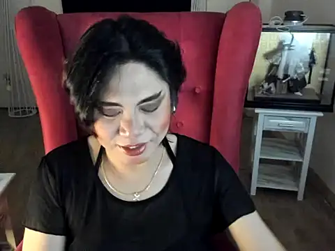 Snapshot of GoldenTs69 chatting on November 10, 2025, 12:48 pm GoldenTs69 online show from November 10, 2025, 12:48 pm