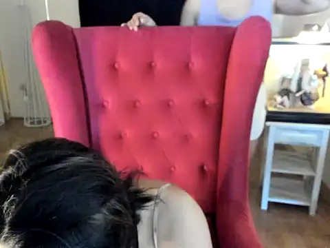 Snapshot of GoldenTs69 chatting on November 11, 2025, 3:50 am GoldenTs69 online show from November 11, 2025, 3:50 am