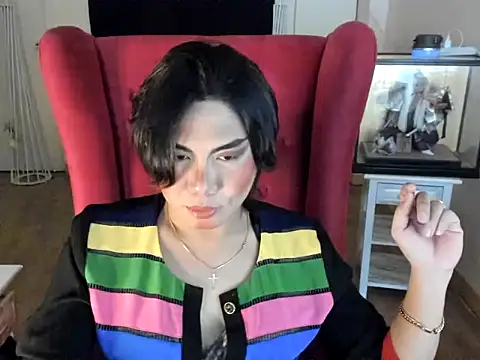 Snapshot of GoldenTs69 chatting on November 12, 2025, 9:10 am GoldenTs69 online show from November 12, 2025, 9:10 am