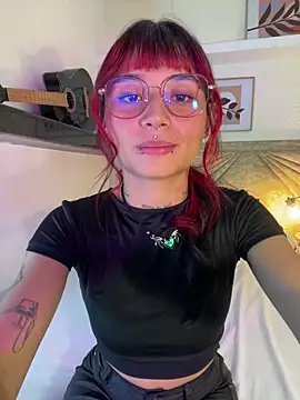 Emma duff online show from April 15, 2026, 7:58 pm