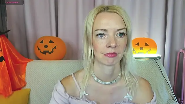 Snapshot of _Keetti_ chatting on October 31, 2025, 12:11 am Keetti online show from October 31, 2025, 12:11 am