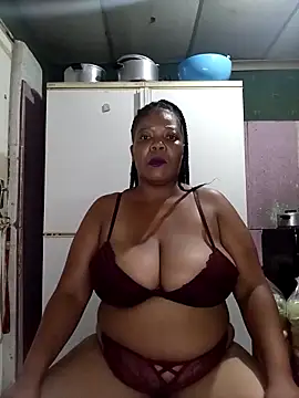 Snapshot of boobsqueenxo chatting on November 26, 2025, 6:20 pm boobsqueenxo online show from November 26, 2025, 6:20 pm