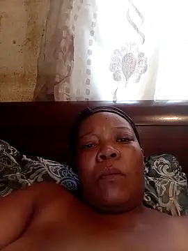 Snapshot of boobsqueenxo chatting on December 19, 2025, 12:56 pm boobsqueenxo online show from December 19, 2025, 12:56 pm