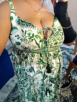 Cuty-Lina online show from January 8, 2026, 7:05 pm