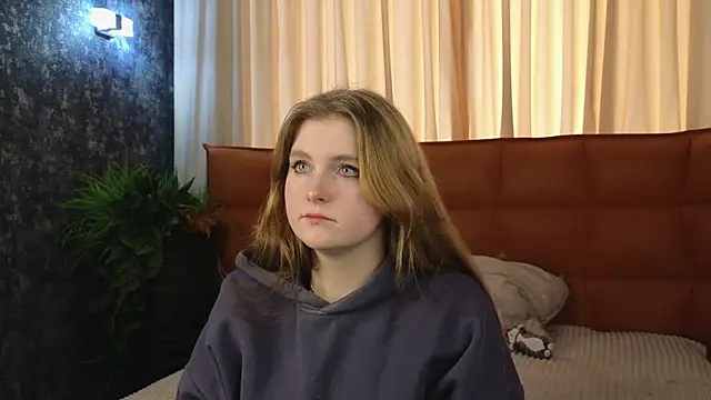 Snapshot of NightSaffron chatting on November 25, 2025, 7:19 am NightSaffron online show from November 25, 2025, 7:19 am