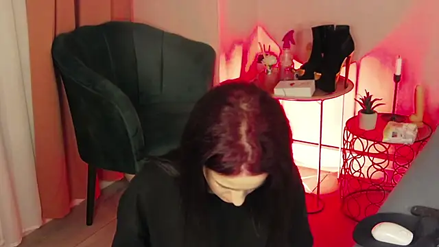 IzieCarter online show from February 7, 2026, 6:06 am