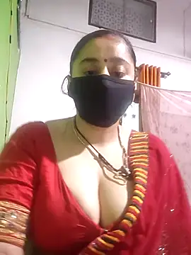 Snapshot of Lovely_Queennn chatting on October 30, 2025, 12:56 am Lovely Queennn online show from October 30, 2025, 12:56 am