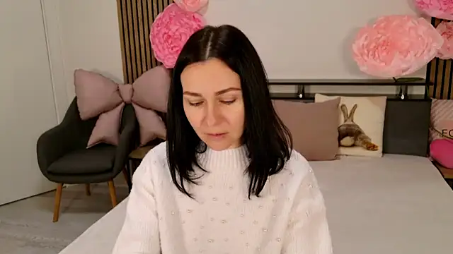 DitaNoir online show from February 9, 2026, 7:12 am