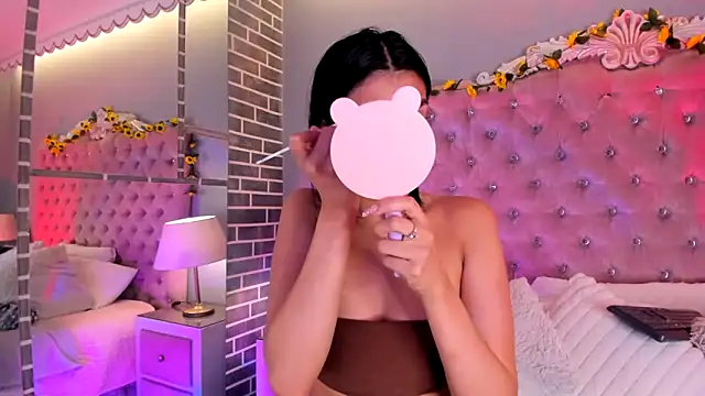TanyaBello online show from June 3, 2026, 4:37 am