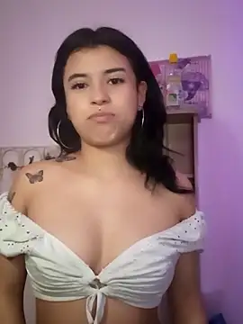 petite coral online show from February 20, 2026, 1:46 am