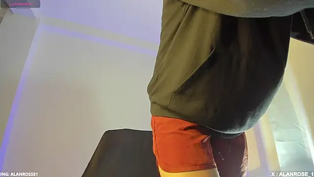 AlanRose01 online show from December 17, 2025, 1:28 pm