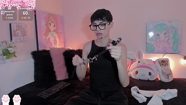 Strawberry Kitty  online show from January 18, 2026, 3:54 am