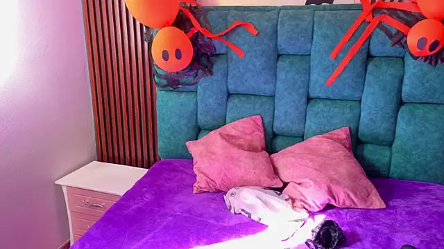 Snapshot of MadissonMontero chatting on November 4, 2025, 7:57 pm MadissonMontero online show from November 4, 2025, 7:57 pm